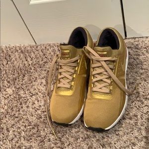 Gold Nike air max